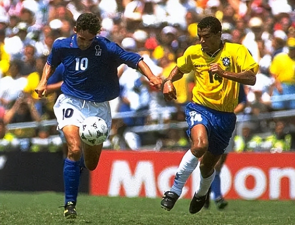 它用冷静而 它用冷静而